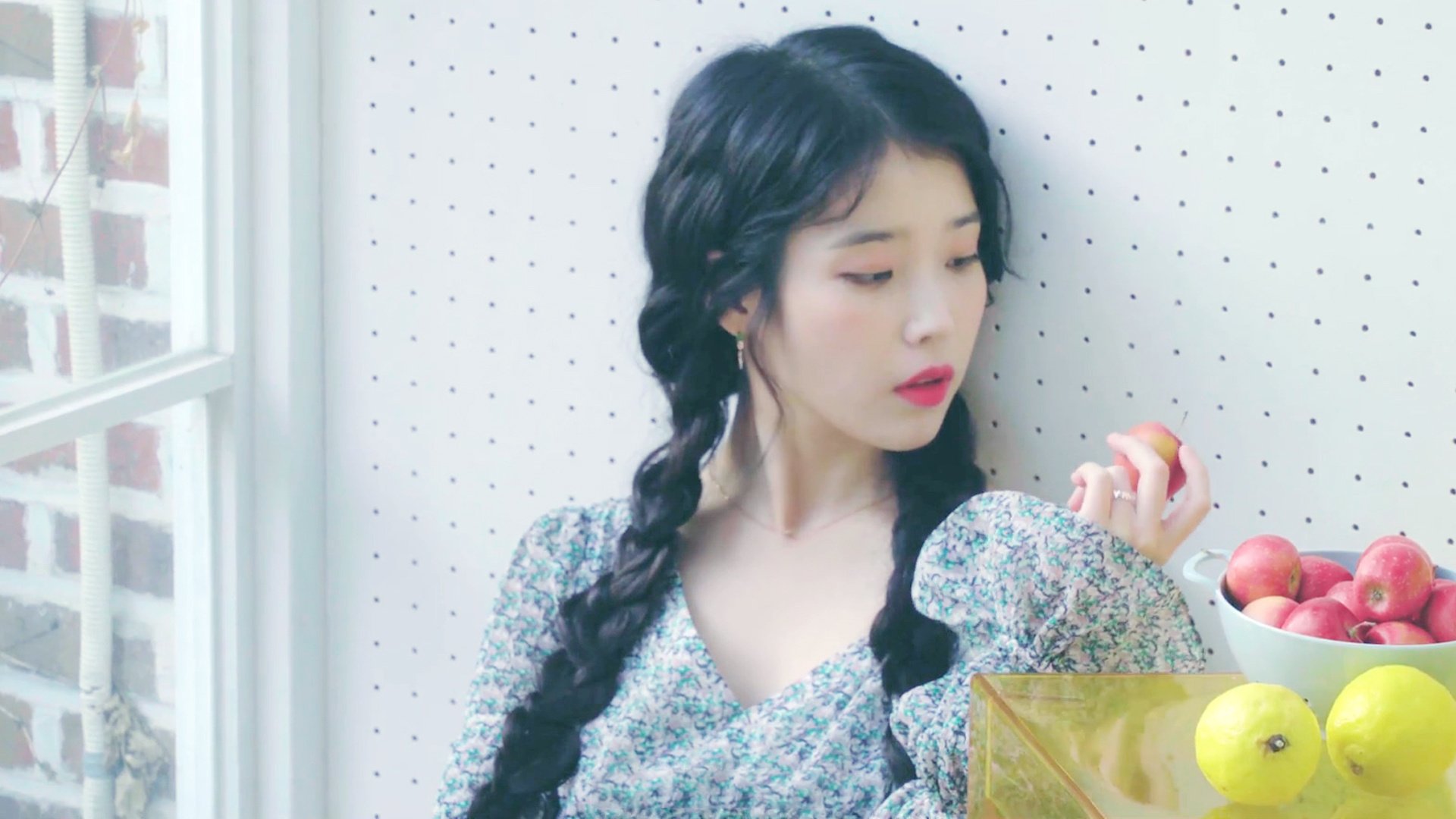 曼城压迫式打法再次主导整场节奏，曼城压哨夺冠